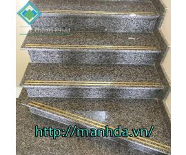 Cầu thang đá hoa cương tím khánh hòa giá rẻ Cầu thang đá hoa cương tím khánh hòa giá rẻ